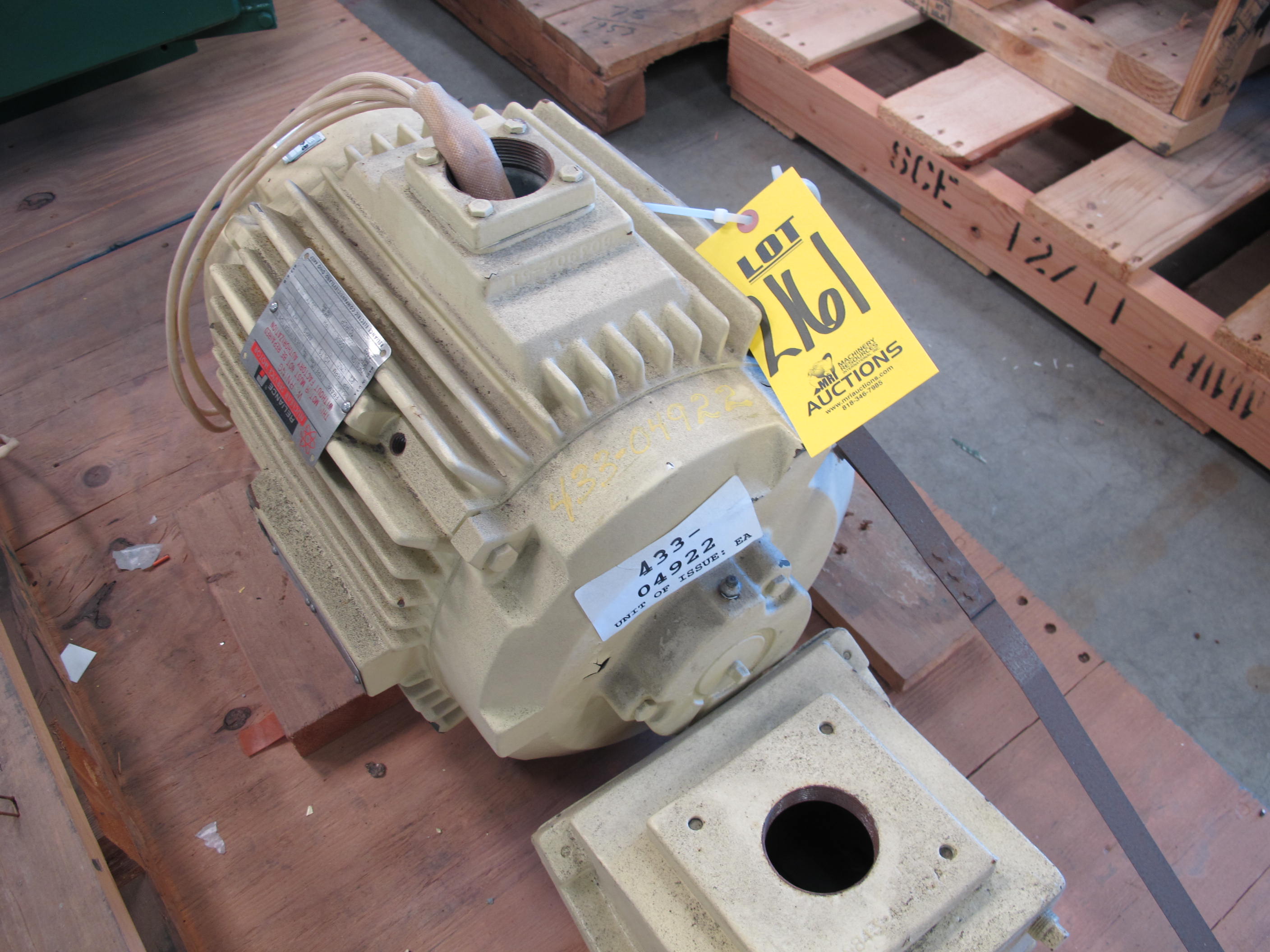 MOTOR, ELECTRIC TYPE, 20 HORSEPOWER, 460VAC ELEC RATING, 1800 RPM, 256TCZ FRAME, 26.8 AMPS, TEAO ENCLOSURE. TYPE RH INSULATION, PART # 20YF881423 (W-44) LOADING & HANDLING FEE $15-